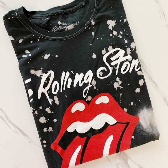 the Rolling Stones Tops - The Rollings Stones Splatter Bleached Band Tee